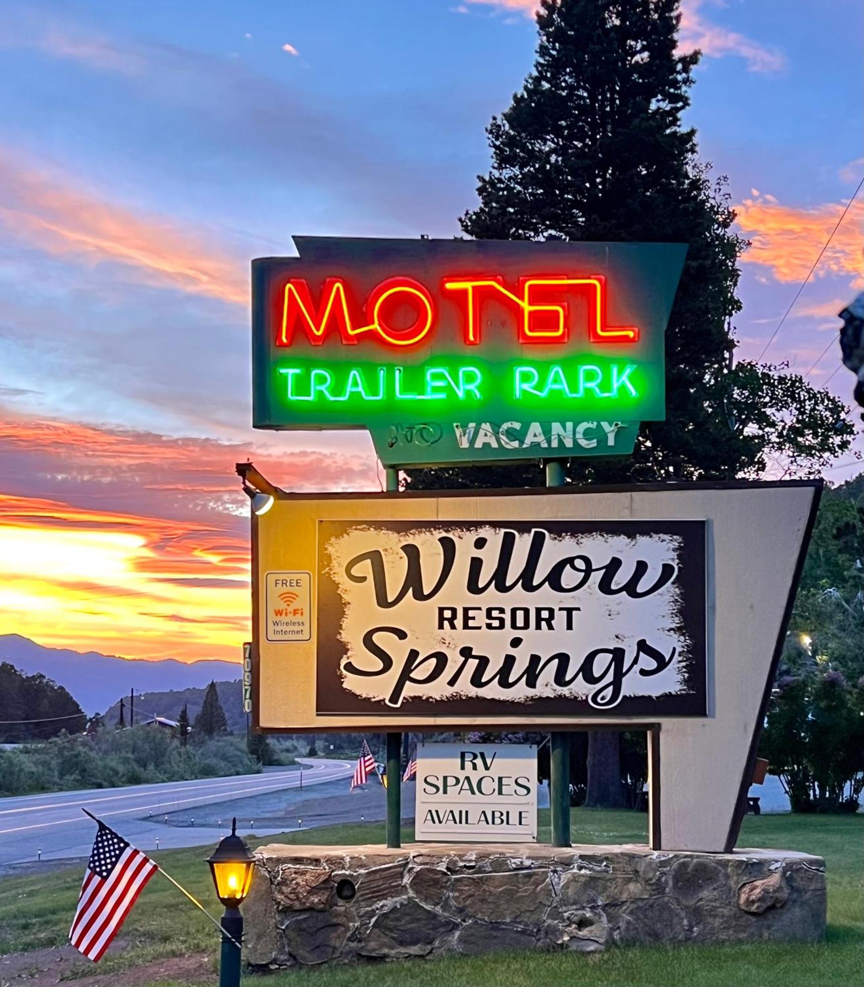 Willow Springs Resort Bridgeport Buitenkant foto