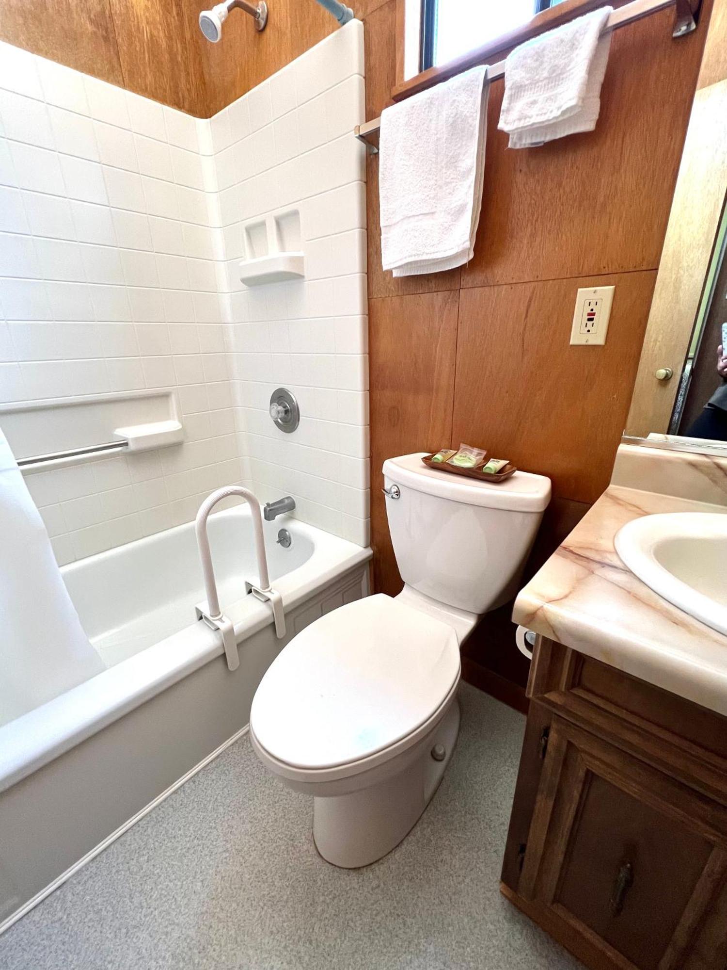 Willow Springs Resort Bridgeport Kamer foto